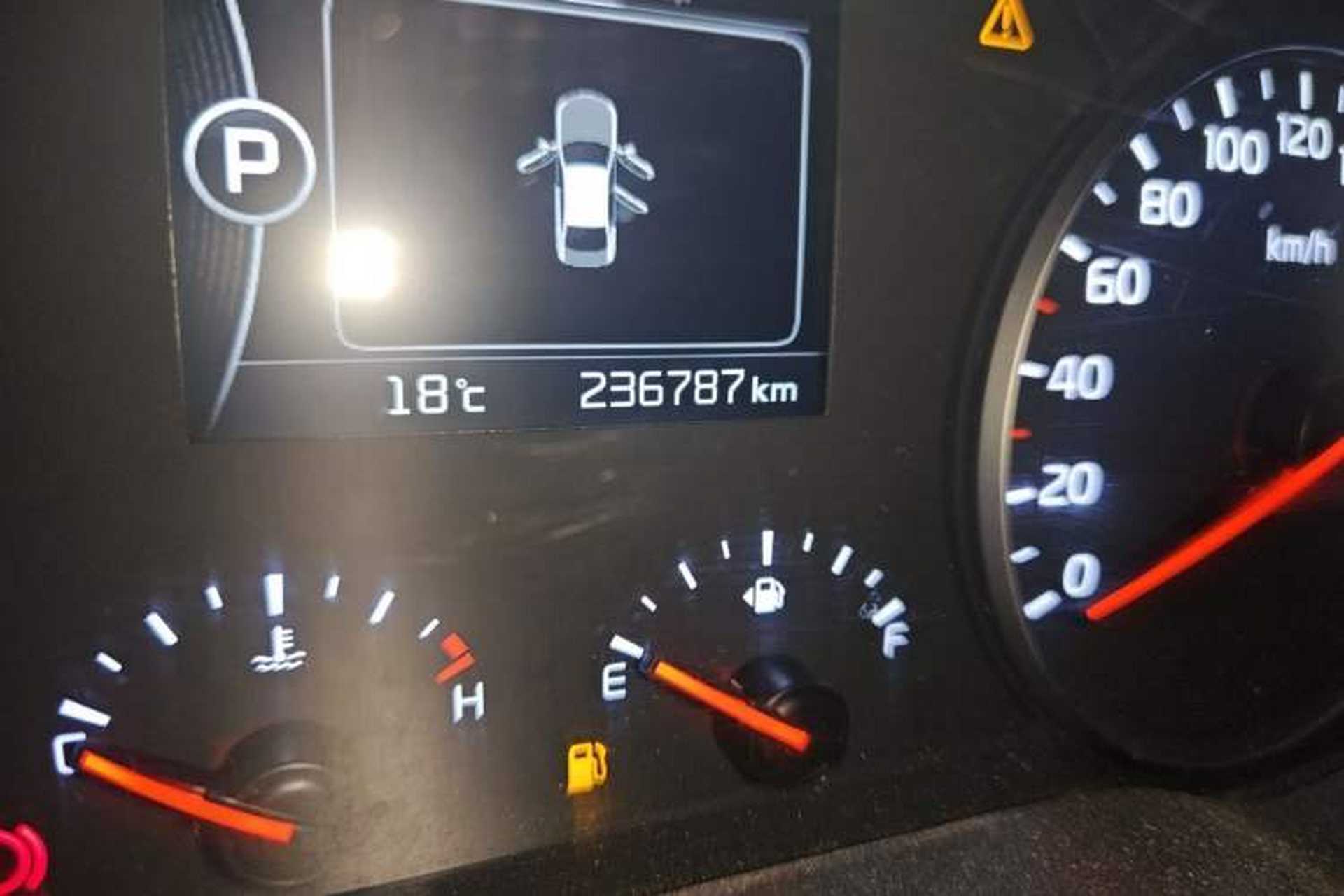 Used Kia K4 2017 1.8L Automatic GLS Special Odometer Close Up