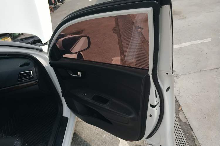 Used Kia K4 2017 1.8L Automatic GLS Special Right Front Door Interior