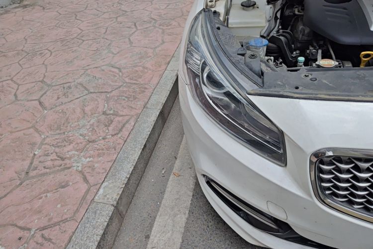 Used Kia K4 2017 1.6T Automatic T-DLX Turbo Right Front Headlight