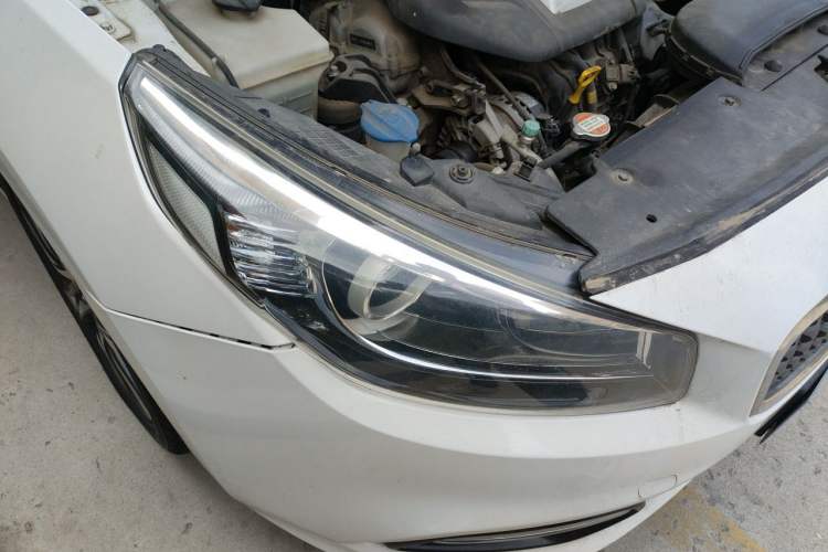 Used Kia K4 2017 1.6T Automatic T-DLX Turbo Right Front Headlight