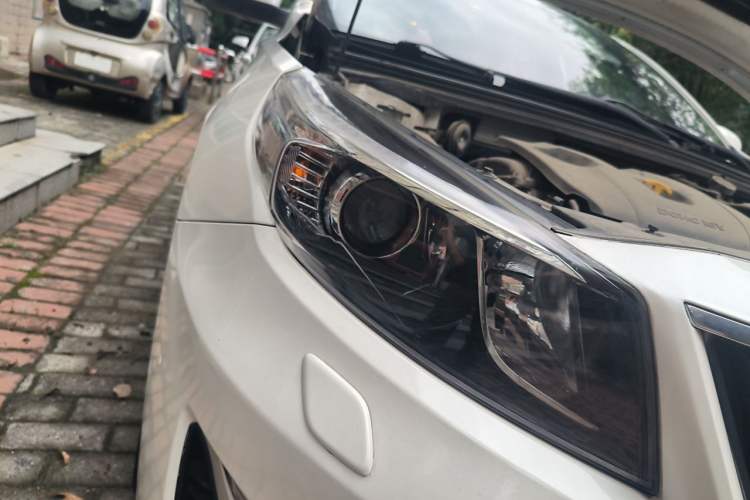 Used Kia K4 2017 1.8L Automatic DLX Special Right Front Headlight