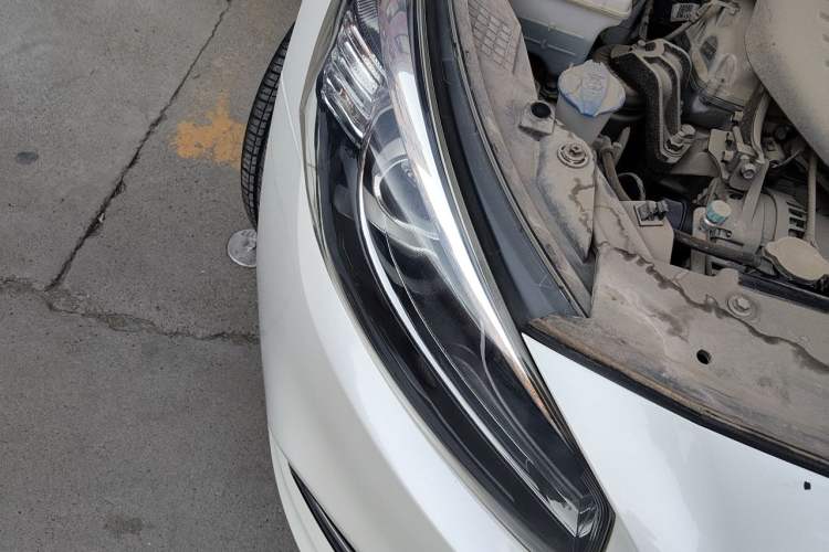 Used Kia K4 2017 1.6T Automatic T-DLX Turbo Right Front Headlight
