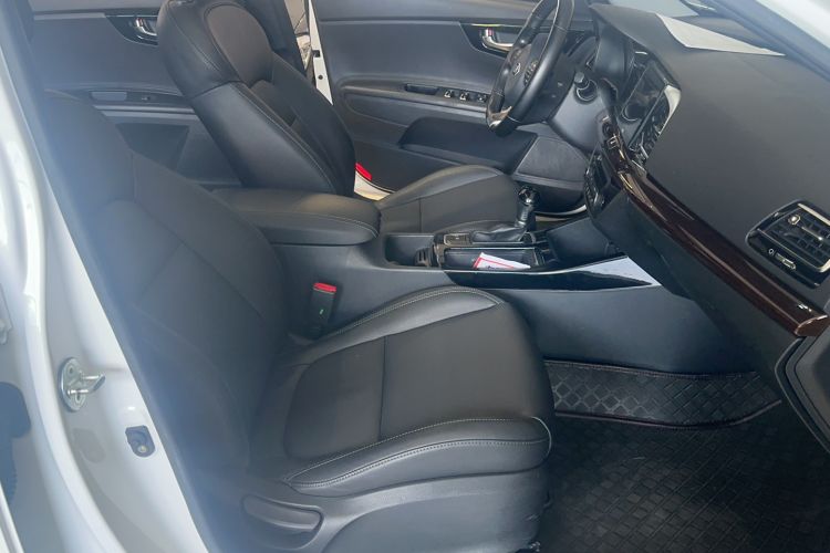 Used Kia K4 2017 1.6T Automatic T-DLX Turbo Right Front Seat