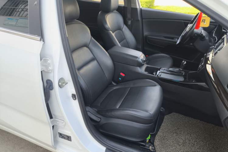 Used Kia K4 2017 1.8L Automatic DLX Special Right Front Seat