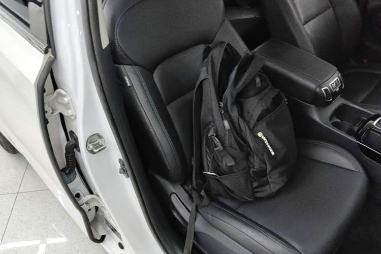 Used Kia K4 2017 1.8L Automatic DLX Special Right Front Seat