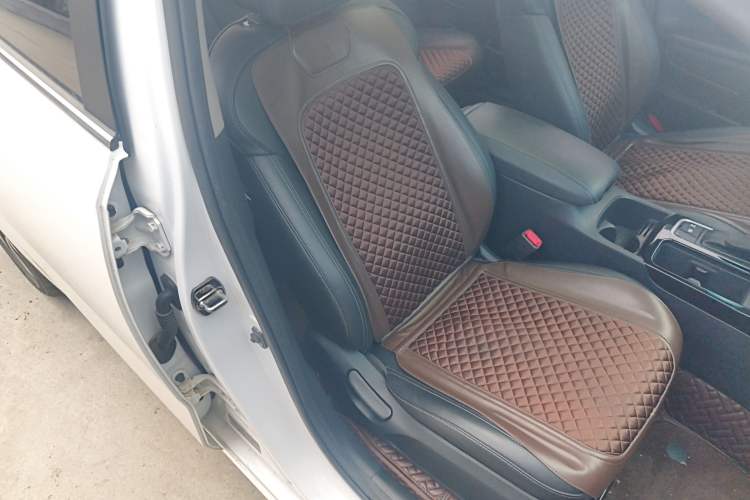 Used Kia K4 2017 1.6T Automatic T-DLX Turbo Right Front Seat