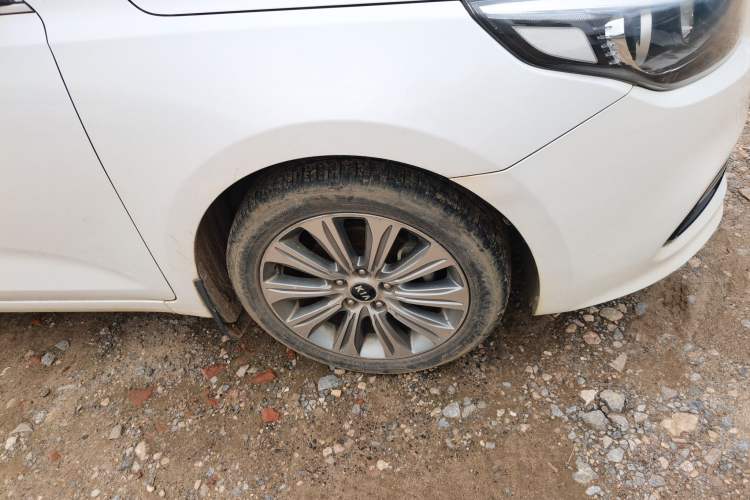 Used Kia K4 2017 1.8L Automatic GLS Special Right Front Wheel Hub