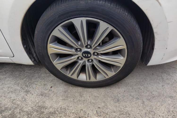 Used Kia K4 2017 1.8L Automatic GLS Special Right Front Wheel Hub
