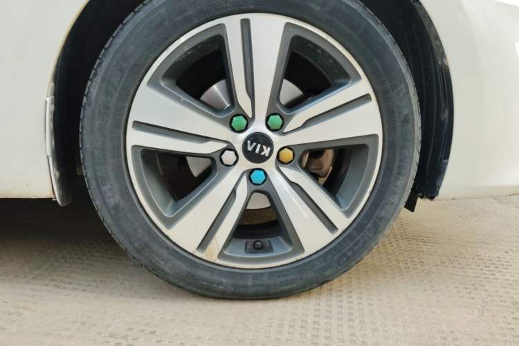 Used Kia K4 2017 1.8L Automatic GL Right Front Wheel Hub