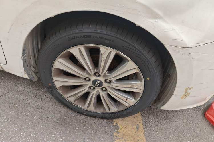 Used Kia K4 2017 1.8L Automatic DLX Special Right Front Wheel Hub