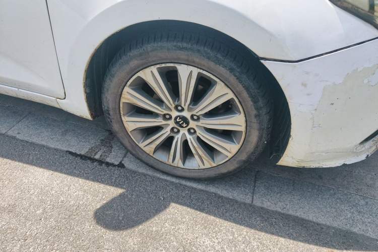 Used Kia K4 2017 1.8L Automatic GLS Special Right Front Wheel Hub