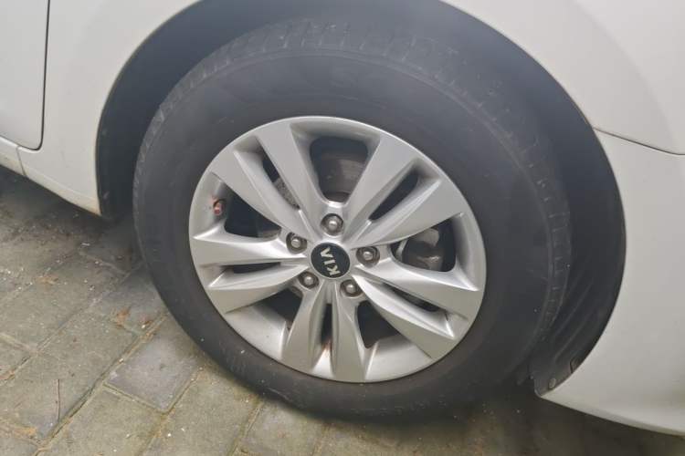 Used Kia K4 2017 1.8L Automatic GL Right Front Wheel Hub