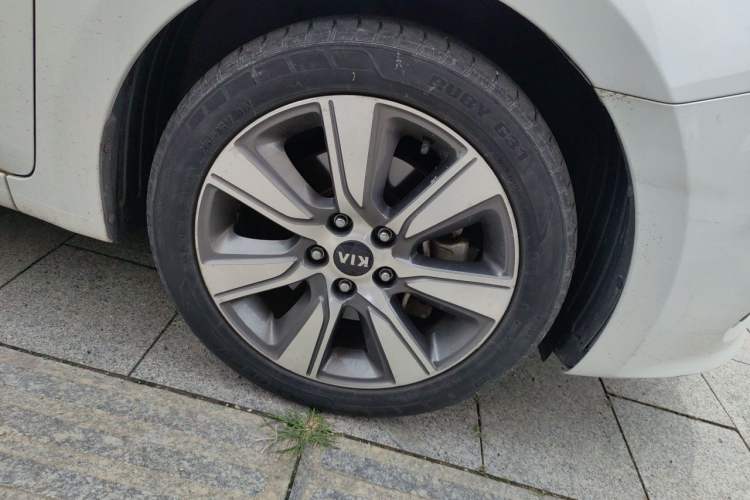 Used Kia K4 2017 1.6T Automatic T-GLS Special Right Front Wheel Hub