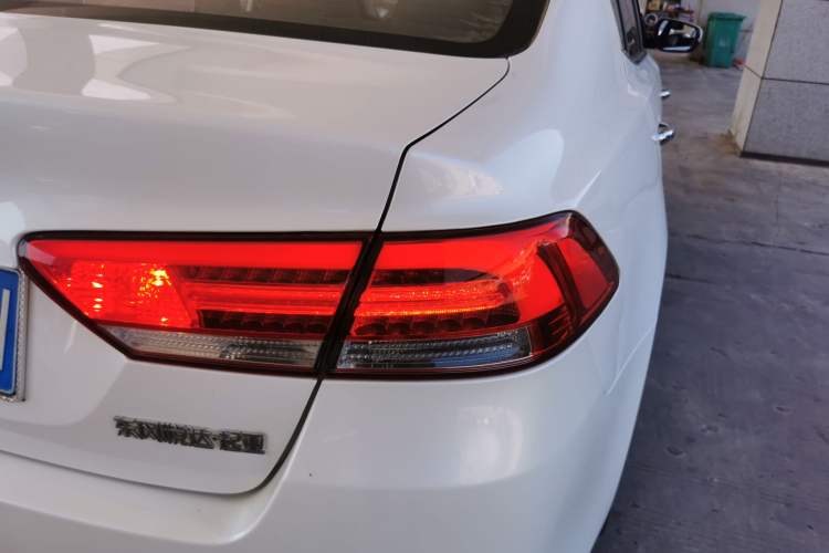 Used Kia K4 2017 1.8L Automatic GLS Special Right Rear Taillight