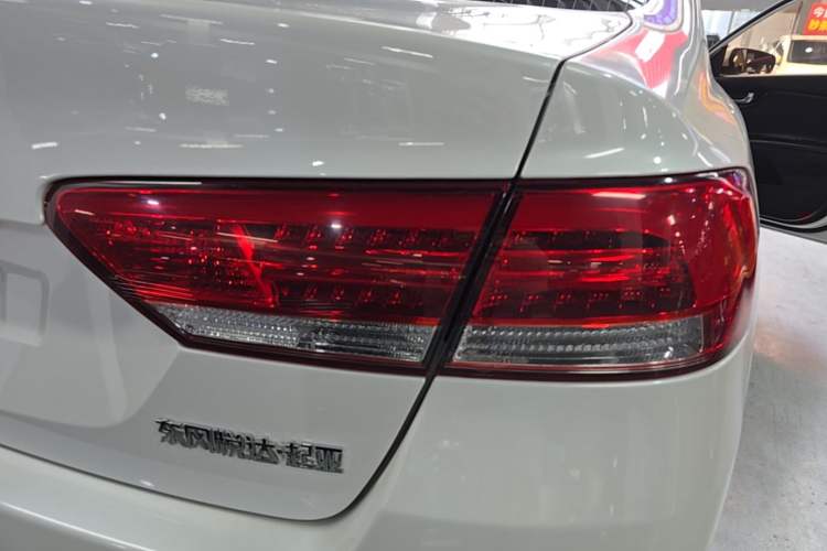 Used Kia K4 2017 1.8L Automatic GLS Special Right Rear Taillight