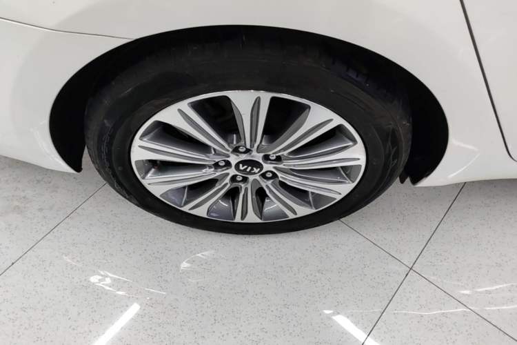 Used Kia K4 2017 1.8L Automatic DLX Special Right Rear Wheel Hub