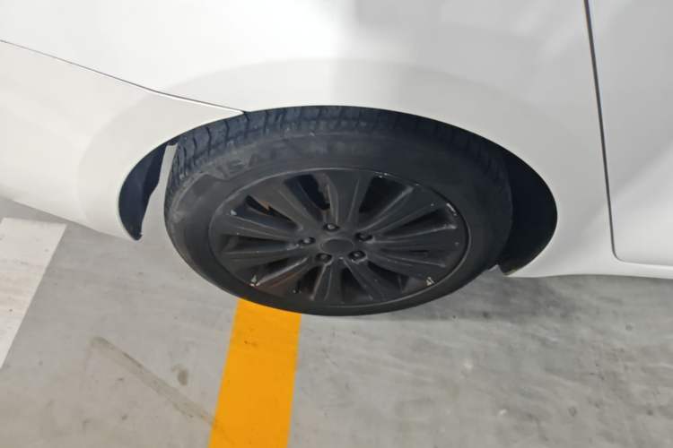 Used Kia K4 2017 1.8L Automatic GLS Special Right Rear Wheel Hub