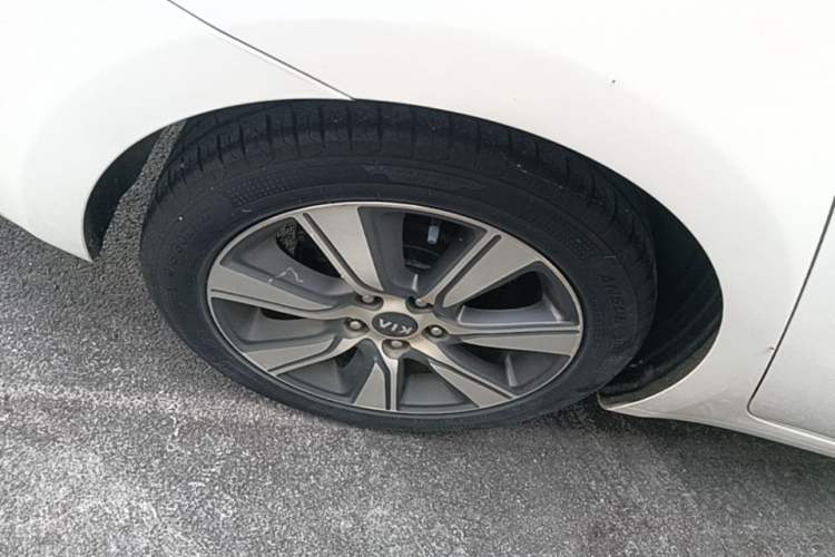 Used Kia K4 2017 1.6T Automatic T-DLX Turbo Right Rear Wheel Hub