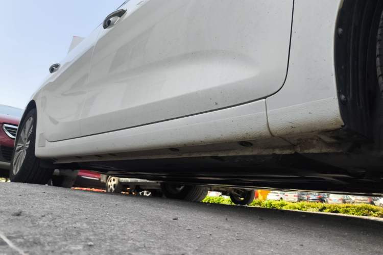Used Kia K4 2017 1.8L Automatic DLX Special Right Side Sill