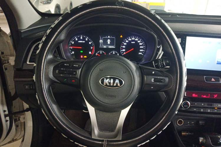 Used Kia K4 2017 1.8L Automatic GLS Special Steering Wheel