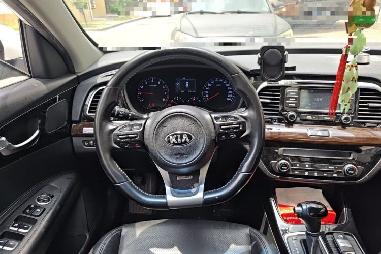 Used Kia K4 2017 1.6T Automatic T-DLX Turbo Steering Wheel