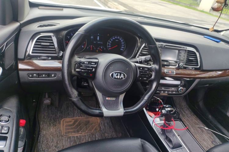 Used Kia K4 2017 1.6T Automatic T-DLX Turbo Steering Wheel