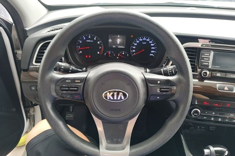 Used Kia K4 2017 1.8L Automatic GLS Special Steering Wheel