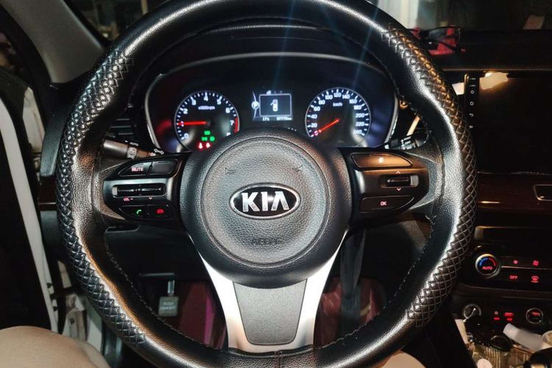 Used Kia K4 2017 1.8L Automatic GLS Special Steering Wheel