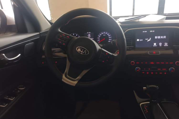 Used Kia K4 2017 1.8L Automatic GLS Special Steering Wheel