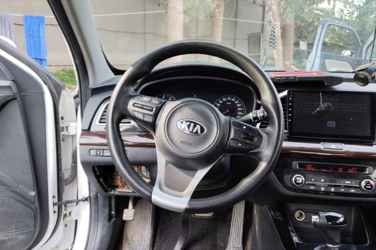 Used Kia K4 2017 1.8L Automatic GLS Special Steering Wheel