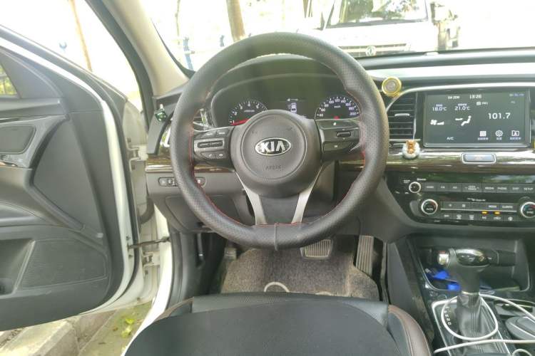 Used Kia K4 2017 1.8L Automatic GLS Special Steering Wheel
