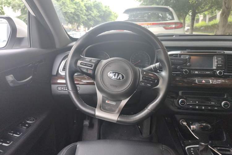 Used Kia K4 2017 1.6T Automatic T-DLX Turbo Steering Wheel