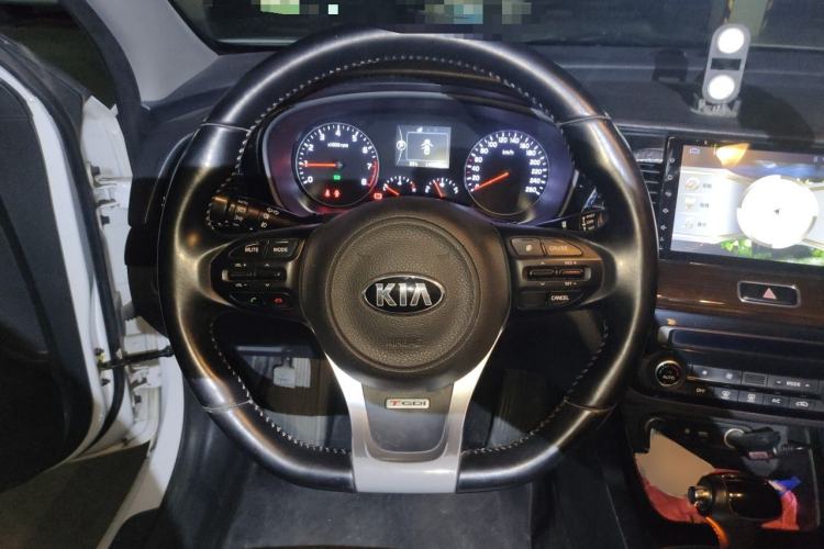 Used Kia K4 2017 1.6T Automatic T-DLX Turbo Steering Wheel