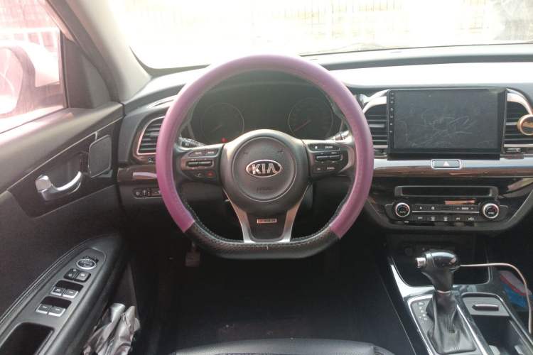 Used Kia K4 2017 1.6T Automatic T-DLX Turbo Steering Wheel