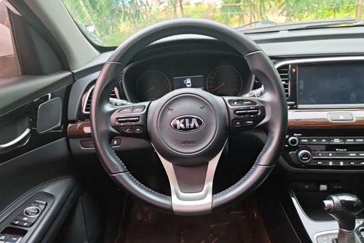 Used Kia K4 2017 1.8L Automatic GLS Special Steering Wheel