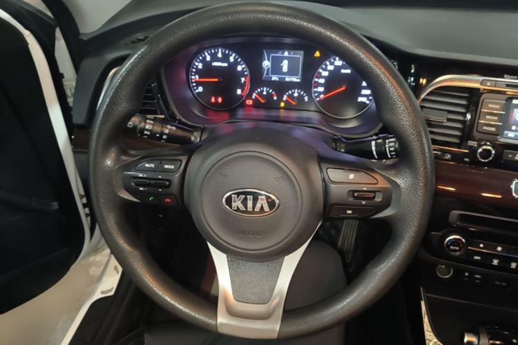 Used Kia K4 2017 1.8L Automatic GLS Special Steering Wheel