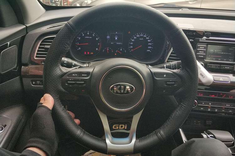 Used Kia K4 2017 1.8L Automatic GLS Special Steering Wheel
