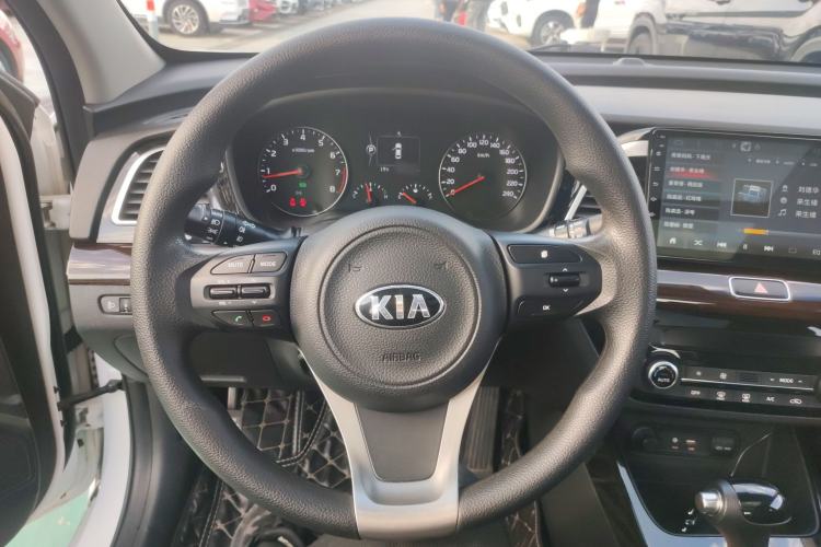 Used Kia K4 2017 1.8L Automatic GLS Special Steering Wheel