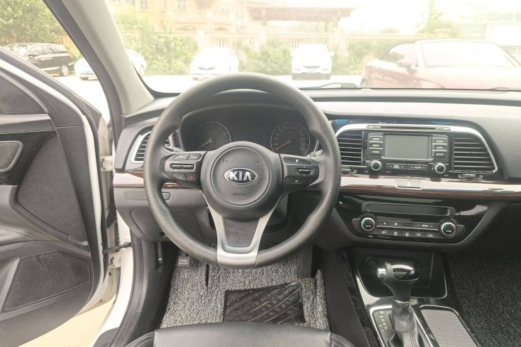 Used Kia K4 2017 1.8L Automatic GLS Special Steering Wheel