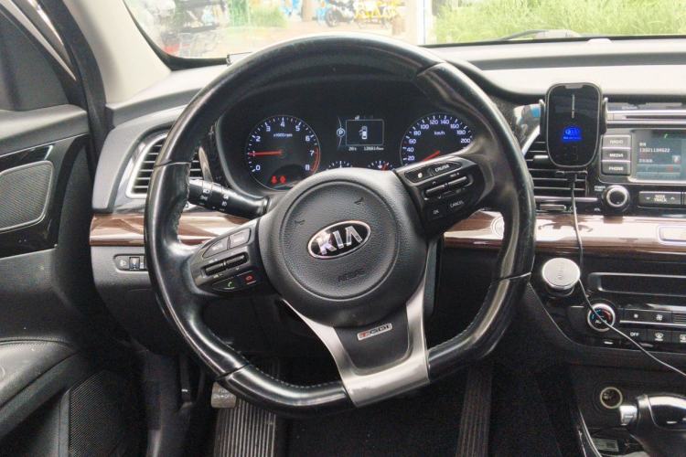 Used Kia K4 2017 1.6T Automatic T-DLX Turbo Steering Wheel