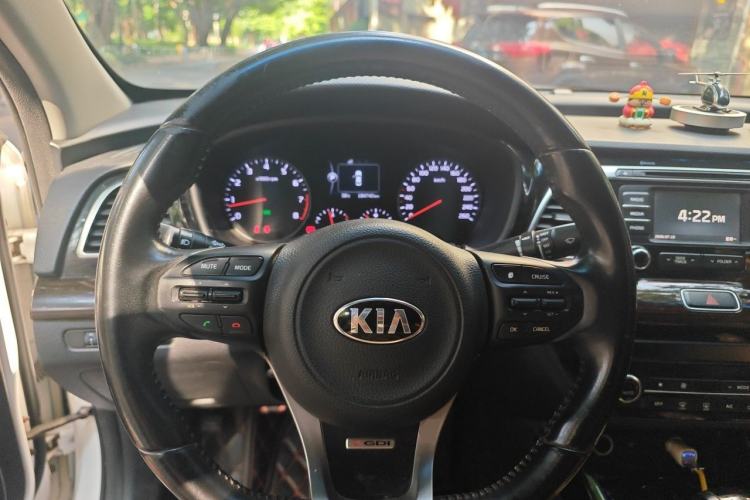 Used Kia K4 2017 1.6T Automatic T-DLX Turbo Steering Wheel