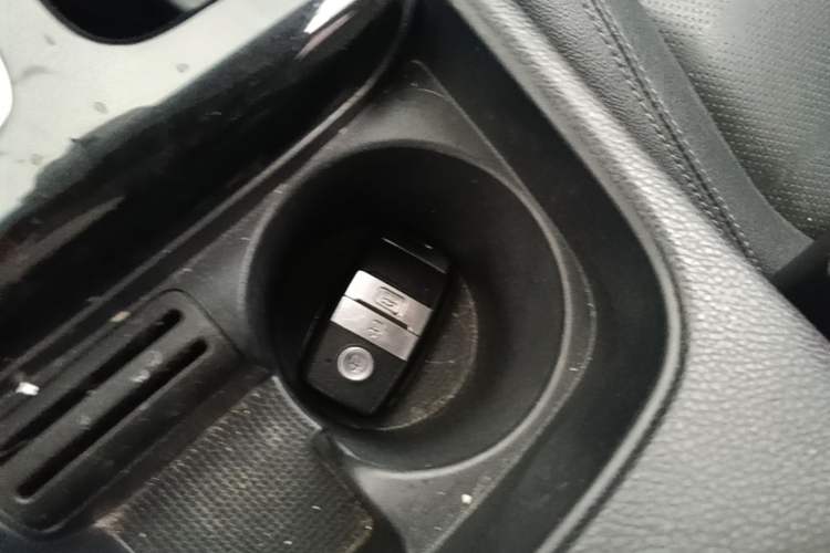 Used Kia K4 2017 1.6T Automatic T-DLX Turbo Vehicle Key
