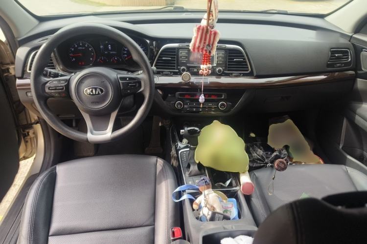 Used Kia K4 2017 1.8L Automatic GLS Special Center Console