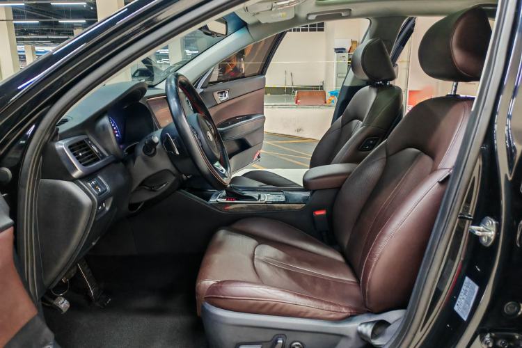 Used Kia K5 2016 1.6T Automatic PRM Interior 3