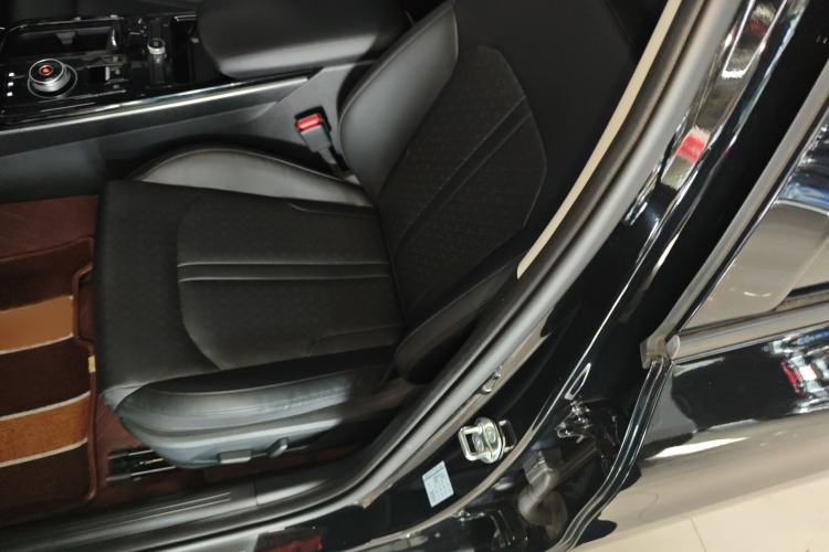 Used Kia K5 2021 270T CVVD Refreshed Edition Left Front Seat
