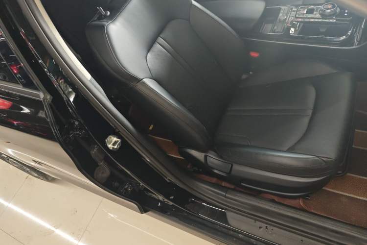 Used Kia K5 2021 270T CVVD Refreshed Edition Right Front Seat