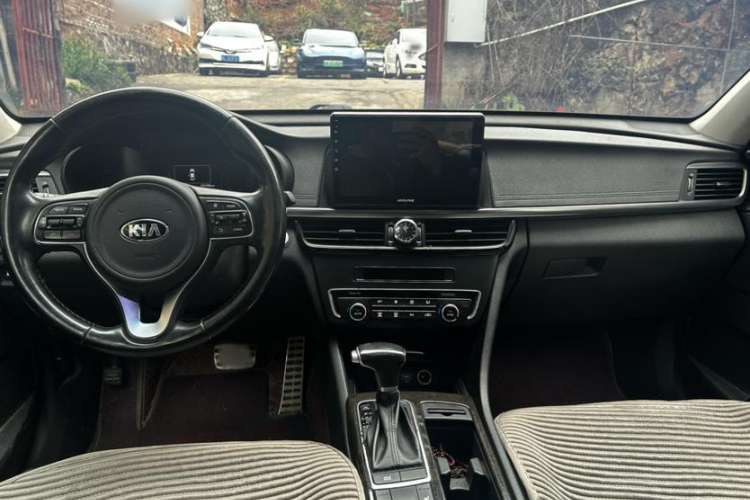 Used Kia K5 2016 2.0L Automatic LUX Interior 1
