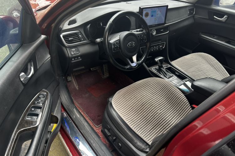 Used Kia K5 2016 2.0L Automatic LUX Interior 2