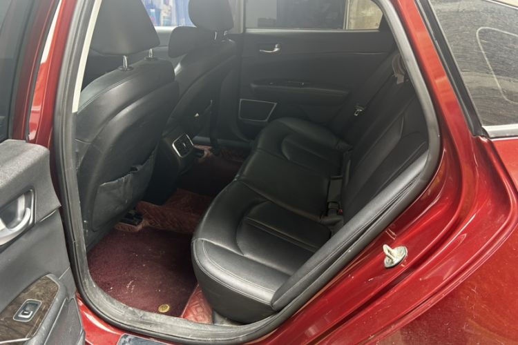 Used Kia K5 2016 2.0L Automatic LUX Interior 3