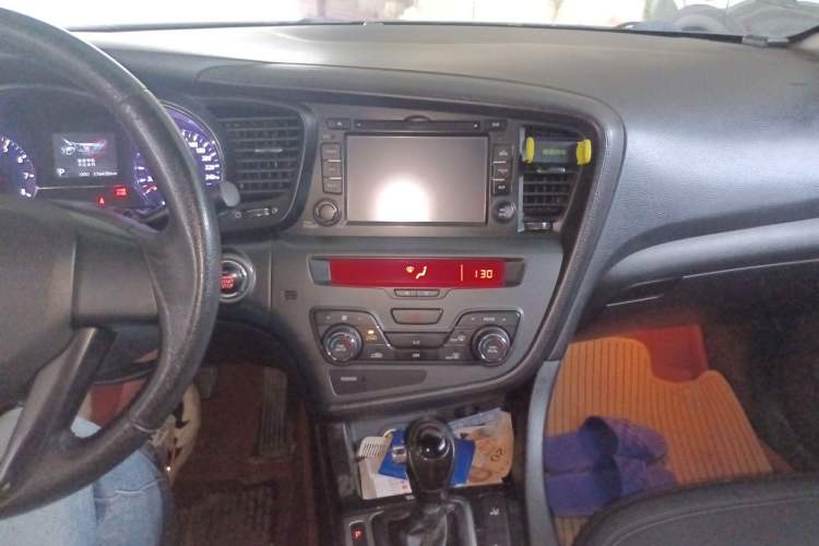 Used Kia K5 2011 2.0L Automatic DLX Audio And AC Panel